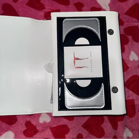 Pennywise - IT Chapter Two - White Crossbody Bag - Picture 5 of 7